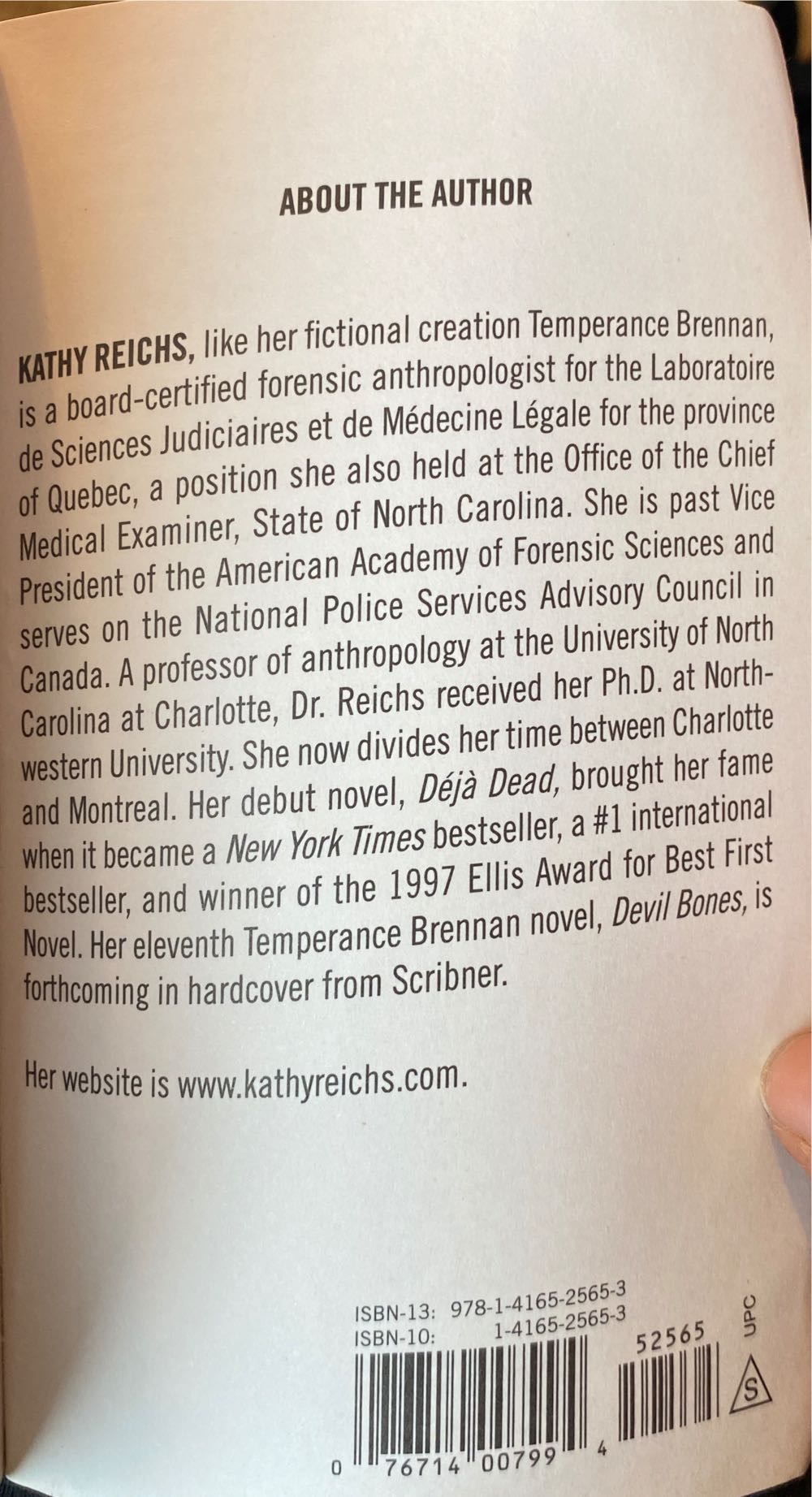 Bones to Ashes - Kathy Reichs (Pocket Star Books - Paperback) book collectible [Barcode 9781416525653] - Main Image 4