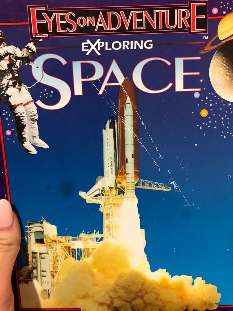 Space  book collectible - Main Image 1
