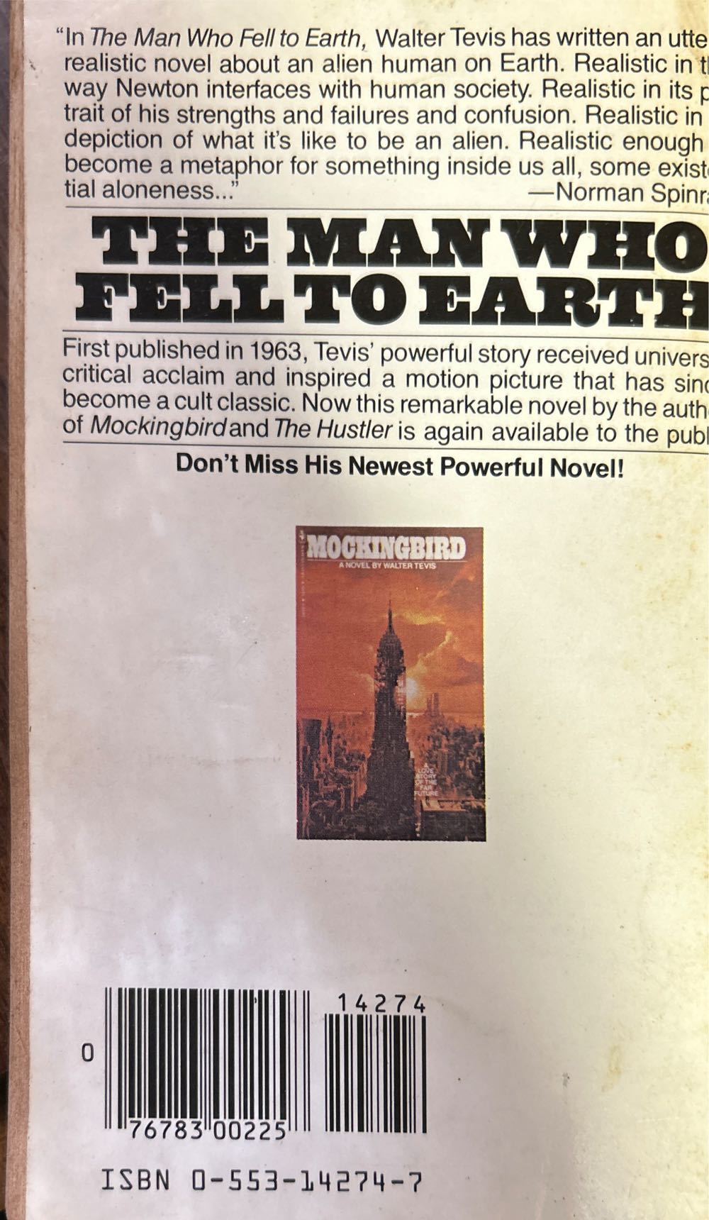 Man Who Fell to Earth, The - Walter Tevis (Bantam Science Fiction - Paperback) book collectible [Barcode 9780553142747] - Main Image 2