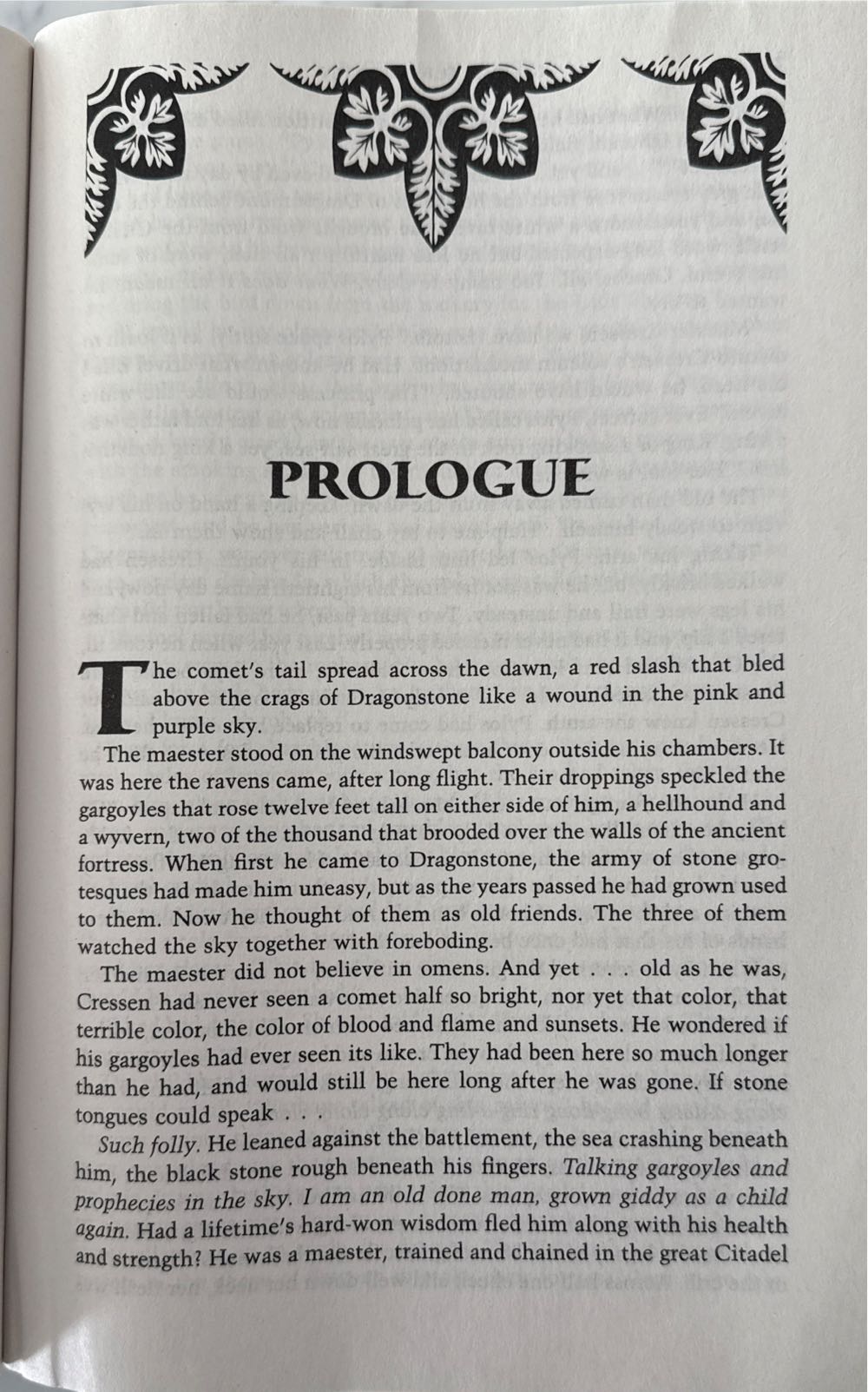 A Clash of Kings - George R.R. Martin (Bantam - Trade Paperback) book collectible [Barcode 9780345535412] - Main Image 3