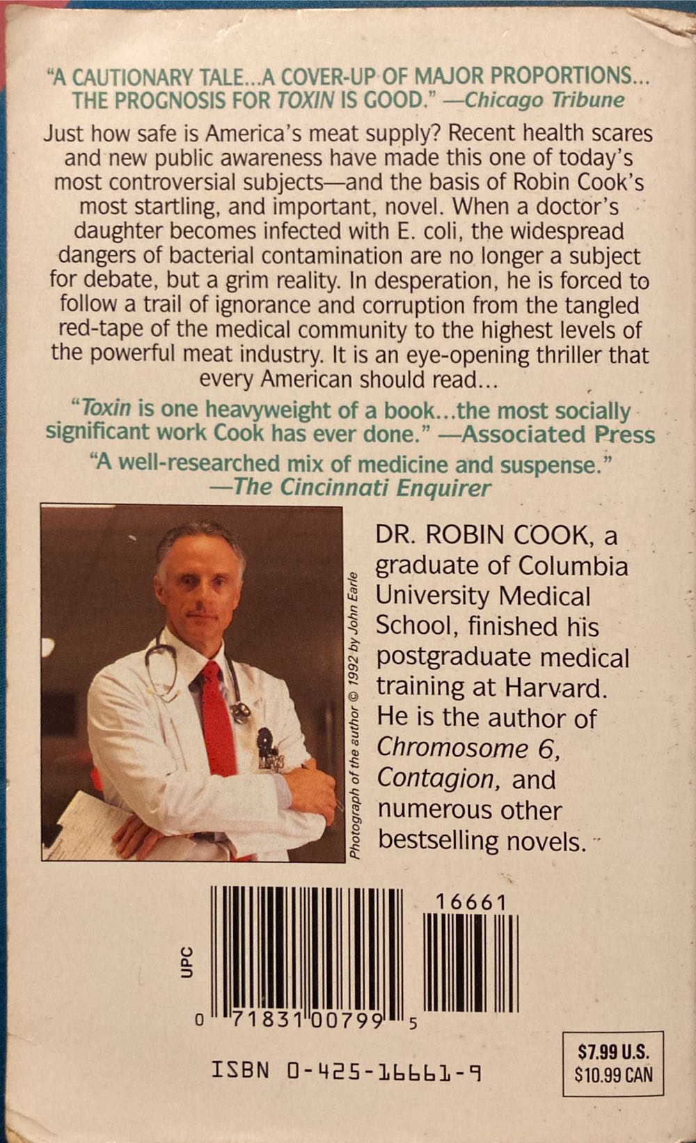 Toxin - Robin Cook (Berkley Pub Group - Paperback) book collectible [Barcode 9780425166611] - Main Image 2