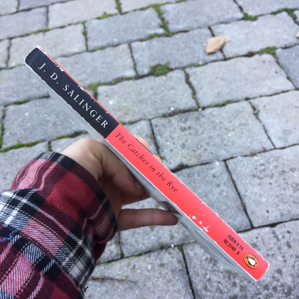 The Catcher in the Rye - J. D. Salinger (Penguin - Paperback) book collectible [Barcode 9780140237498] - Main Image 4