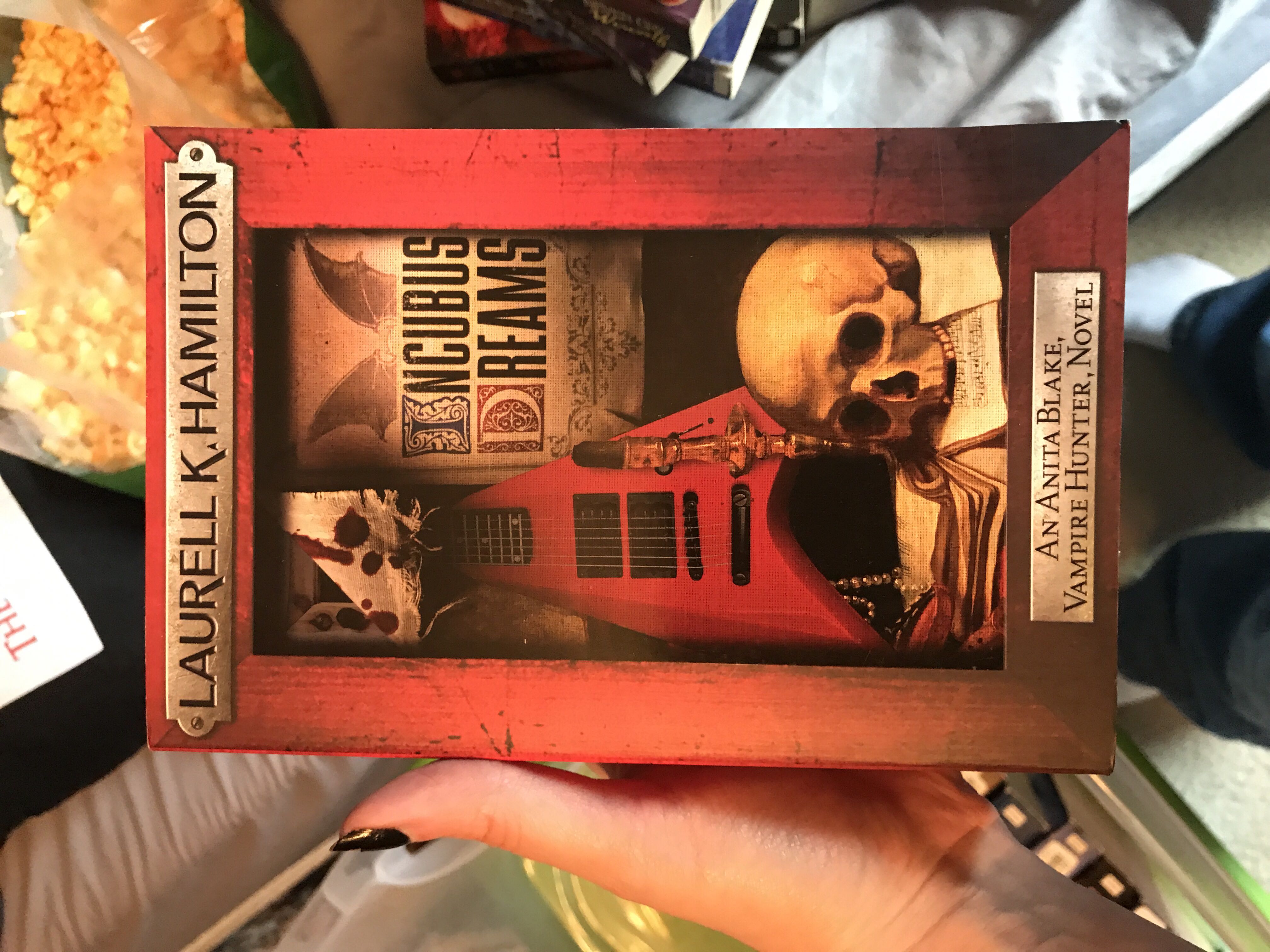 (12) Incubus Dreams - Laurell K. Hamilton (Jove Books - Paperback) book collectible [Barcode 9780515139754] - Main Image 2