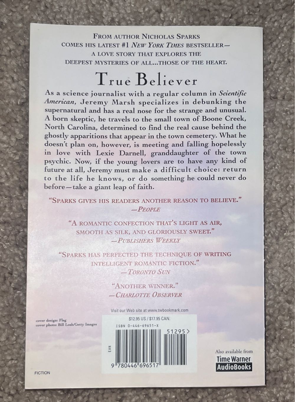 True Believer - Nicholas Sparks (Grand Central Publishing - Paperback) book collectible [Barcode 9780446696517] - Main Image 3