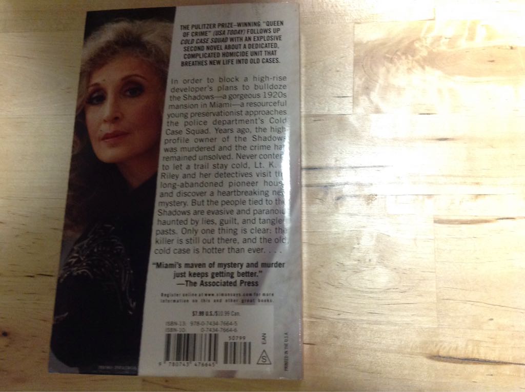 Shadows  book collectible [Barcode 9780743476645] - Main Image 2