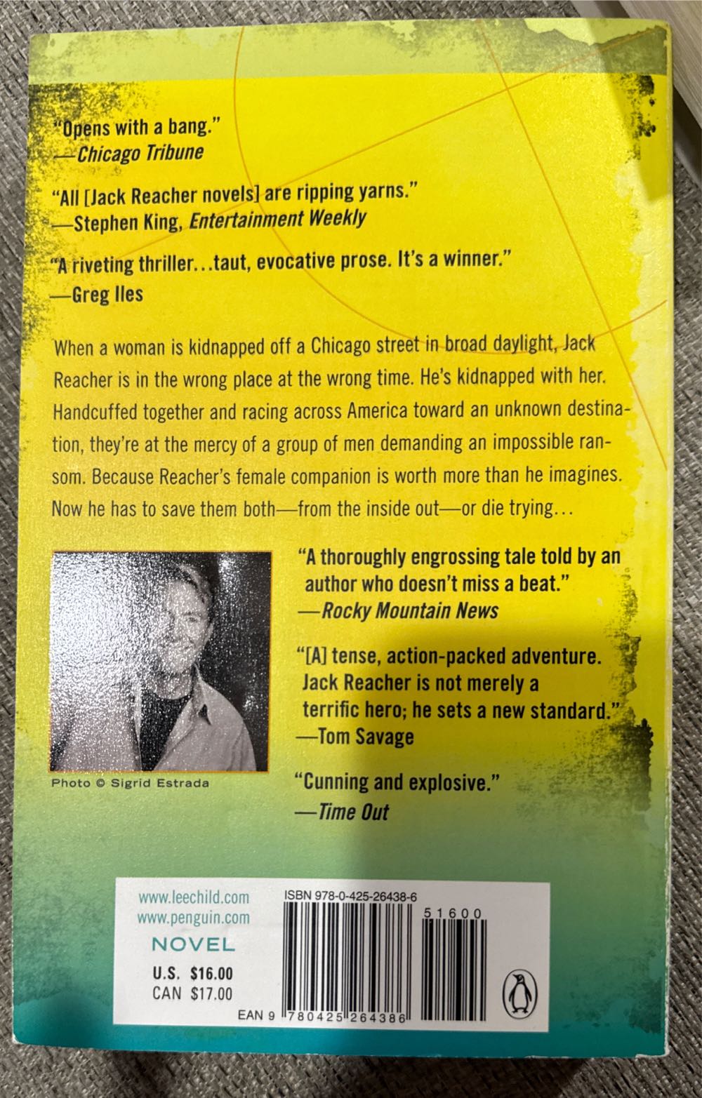 Reacher: Die Trying - Lee Child (Berkeley Publishing Group - Trade Paperback) book collectible [Barcode 9780425264386] - Main Image 2