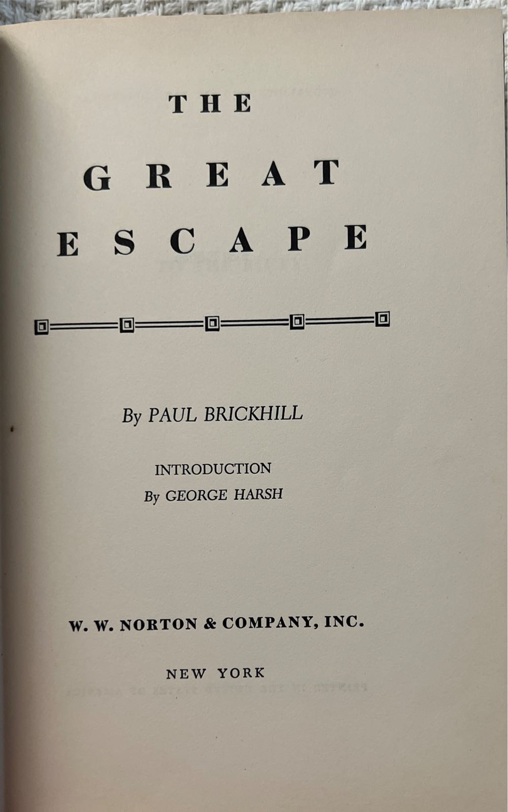 Brickhill, Paul - The Great Escape - Paul Brickhill (W W Norton & Company Incorporated - Hardcover) book collectible [Barcode 9781855016996] - Main Image 3