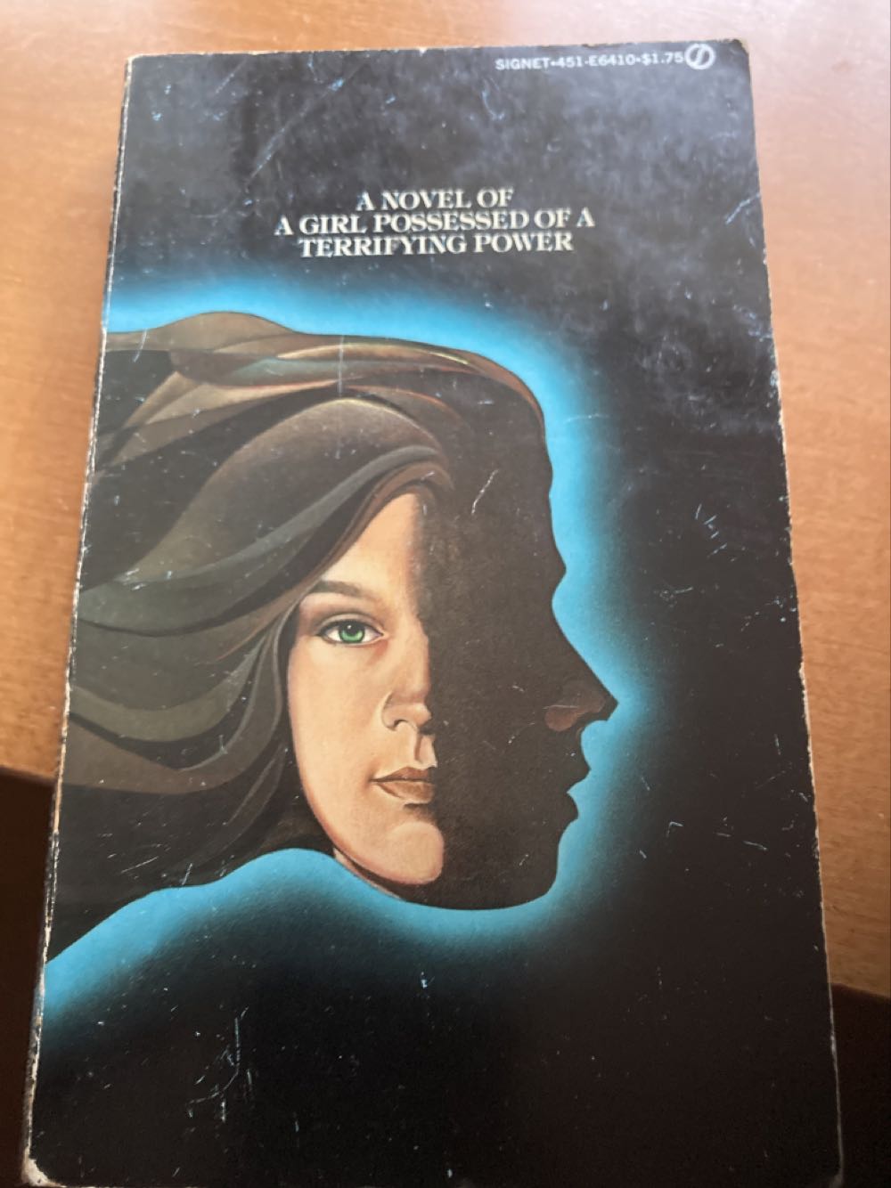 Carrie - Stephen King (Signet Book - Trade Paperback) book collectible [Barcode 9780451119636] - Main Image 2