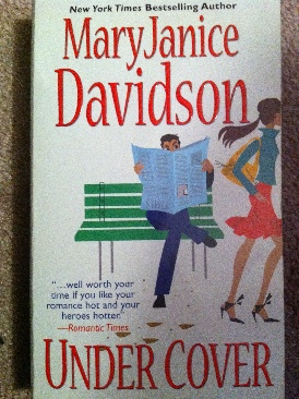 Under Cover - MaryJanice Davidson (Kensington Books - Paperback) book collectible [Barcode 9780758206473] - Main Image 1