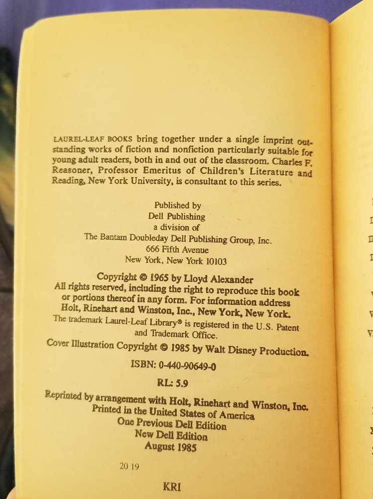 Black Cauldron, The - Lloyd Alexander (Dell Publishing Co., Inc.  - Paperback) book collectible [Barcode 9780440906490] - Main Image 3