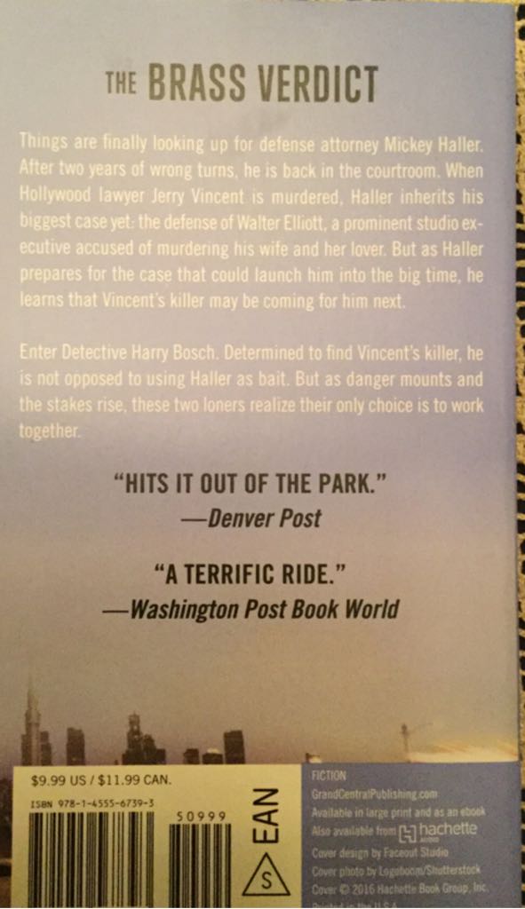 Lincoln Lawyer - The Brass Verdict - Michael Connelly (Grand Central Publishing - Paperback) book collectible [Barcode 9781455567393] - Main Image 2