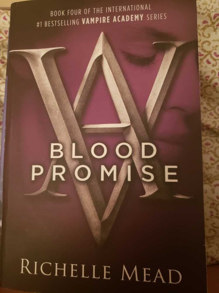 Blood Promise - Richelle Mead (Razorbill - Paperback) book collectible [Barcode 9781595143105] - Main Image 3