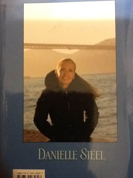 Amazing Grace - Danielle Steel (Delacorte Press - Hardcover) book collectible [Barcode 9780739485897] - Main Image 2