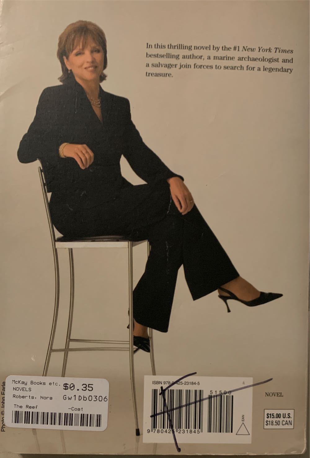 The Reef - Nora Roberts (Berkley Pub Group - Paperback) book collectible [Barcode 9780425231845] - Main Image 2