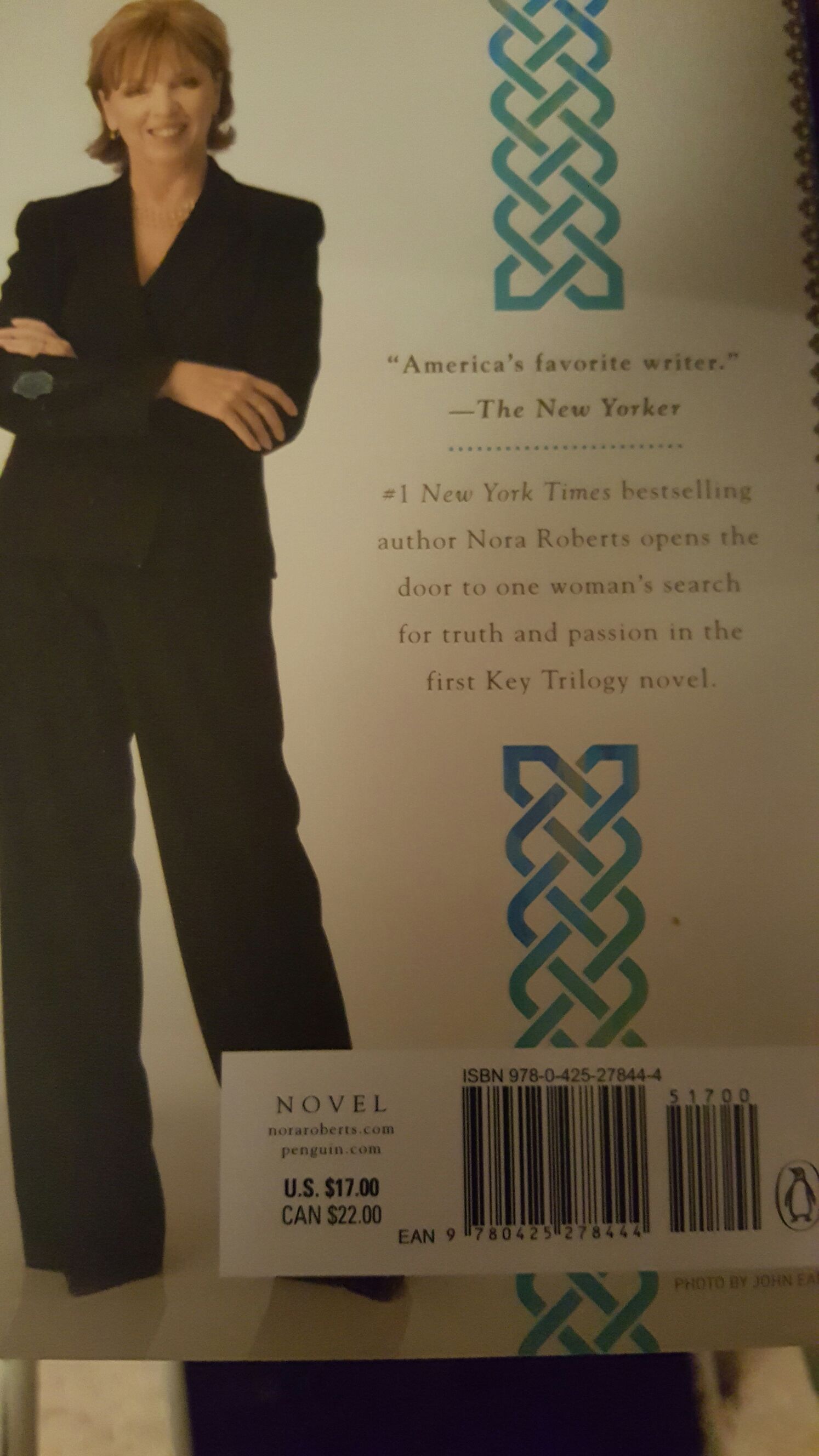 Key Of Light - Nora Roberts (Berkley Trade - Paperback) book collectible [Barcode 9780425278444] - Main Image 2