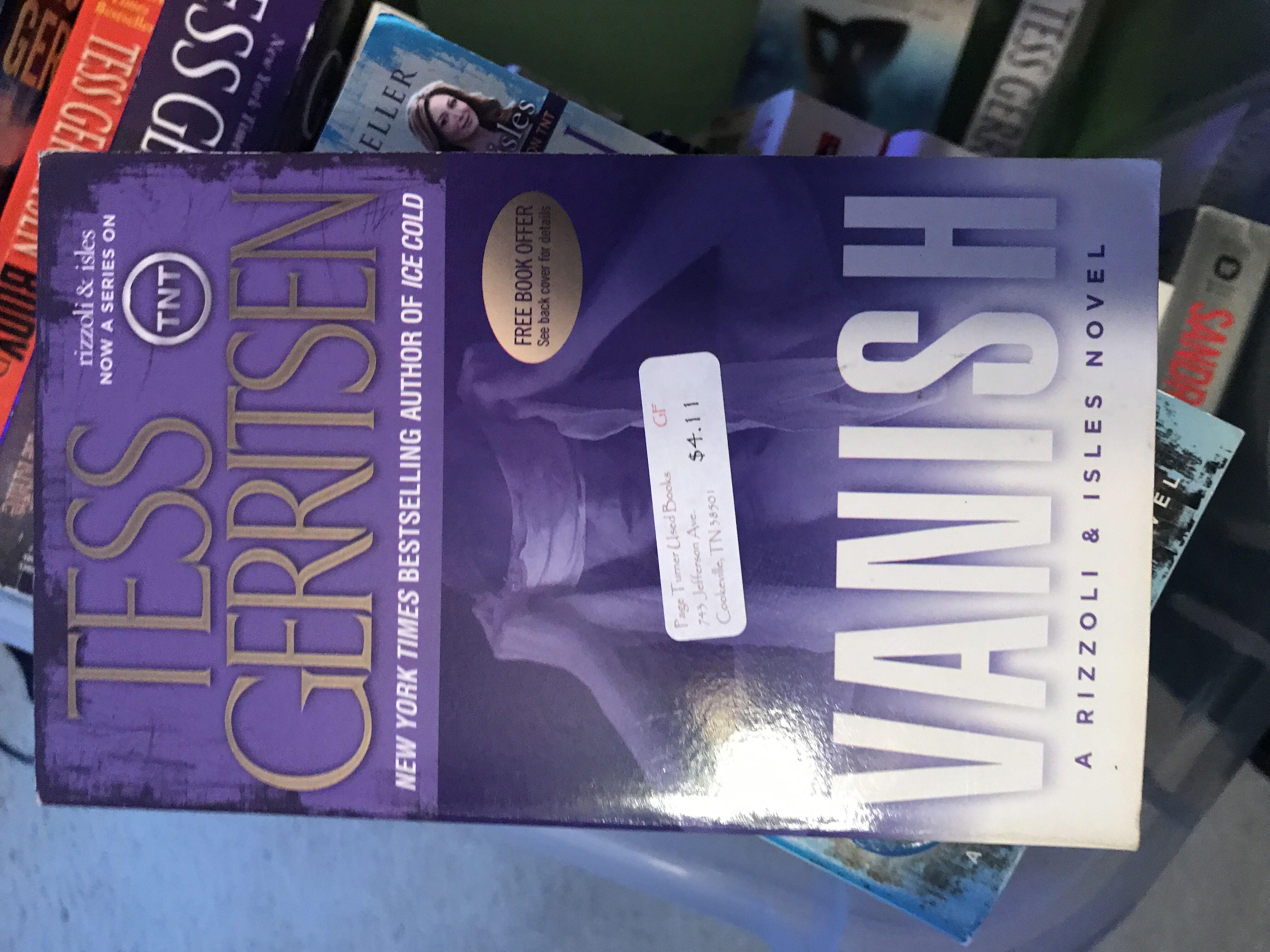 Vanish. - Tess Gerritsen (Ballantine Books - Paperback) book collectible [Barcode 9780345476982] - Main Image 2