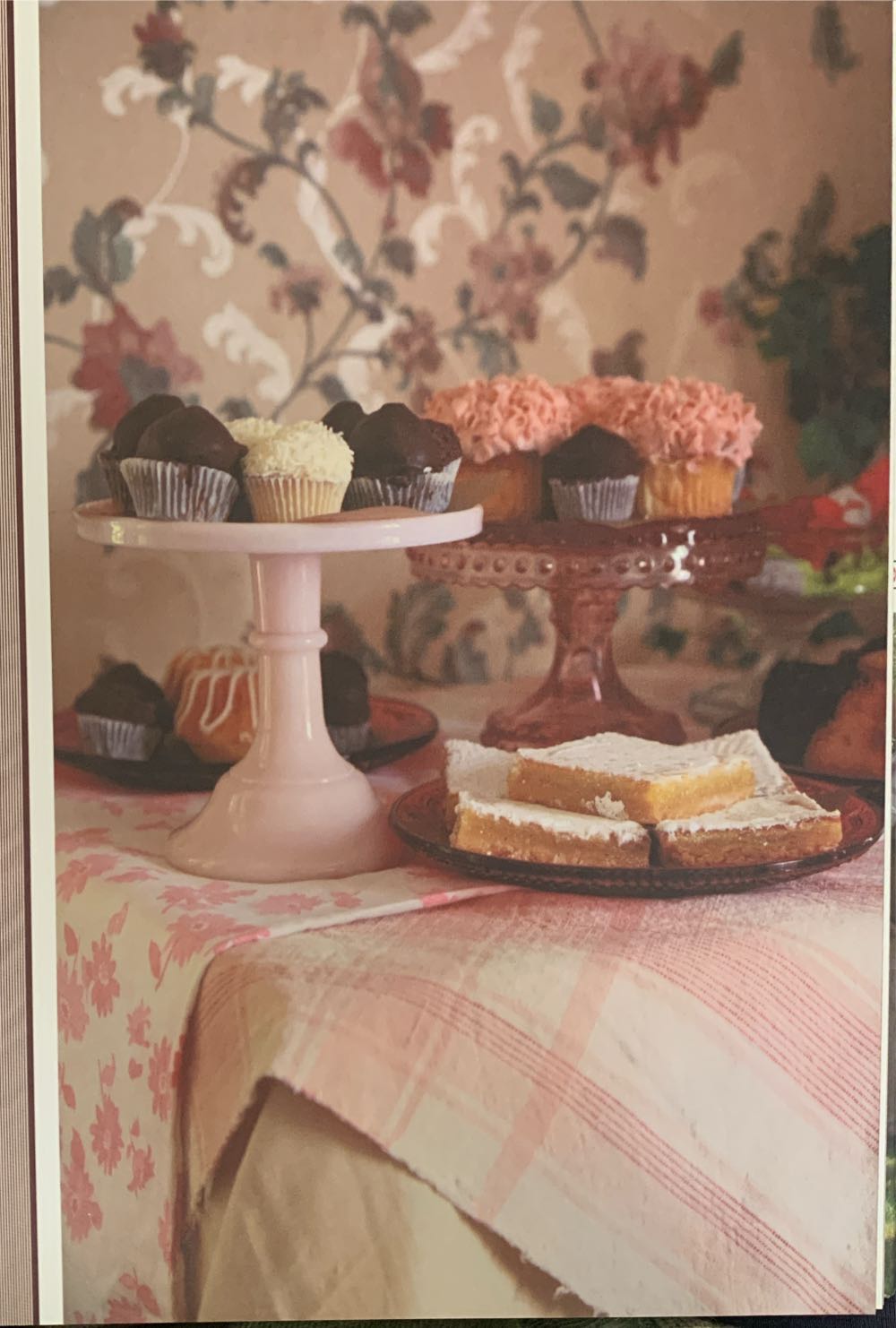 French General Handmade Soirées - Meng, Kaari (Chronicle Books Llc - Hardcover) book collectible [Barcode 9780811868334] - Main Image 3