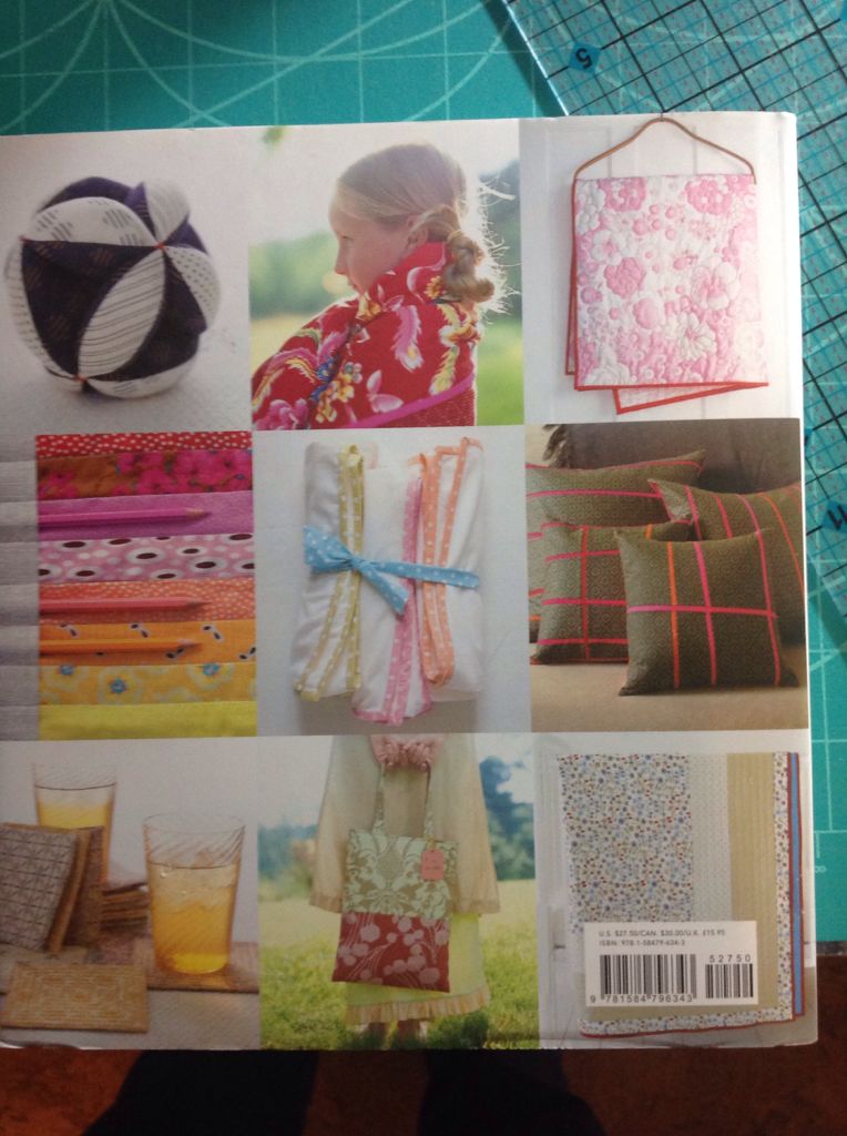 Last-Minute Patchwork + Quilted Gifts - Hoverson, Joelle (Stewart, Tabori & Chang - Hardcover) book collectible [Barcode 9781584796343] - Main Image 2