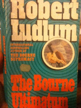 The Bourne Ultimatum - Robert Ludlum (Bantam Books - Paperback) book collectible [Barcode 9780553173420] - Main Image 1