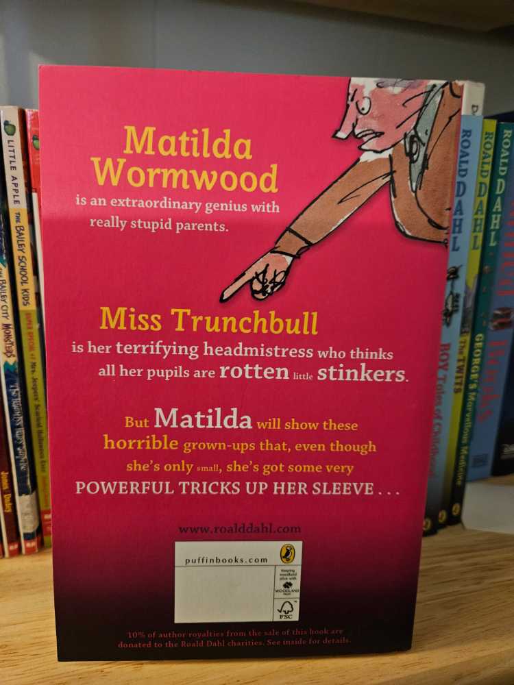 Matilda - Roald Dahl (Penguin Random House / Penguin Books / Puffin Books - Paperback) book collectible [Barcode 9780141349909] - Main Image 2