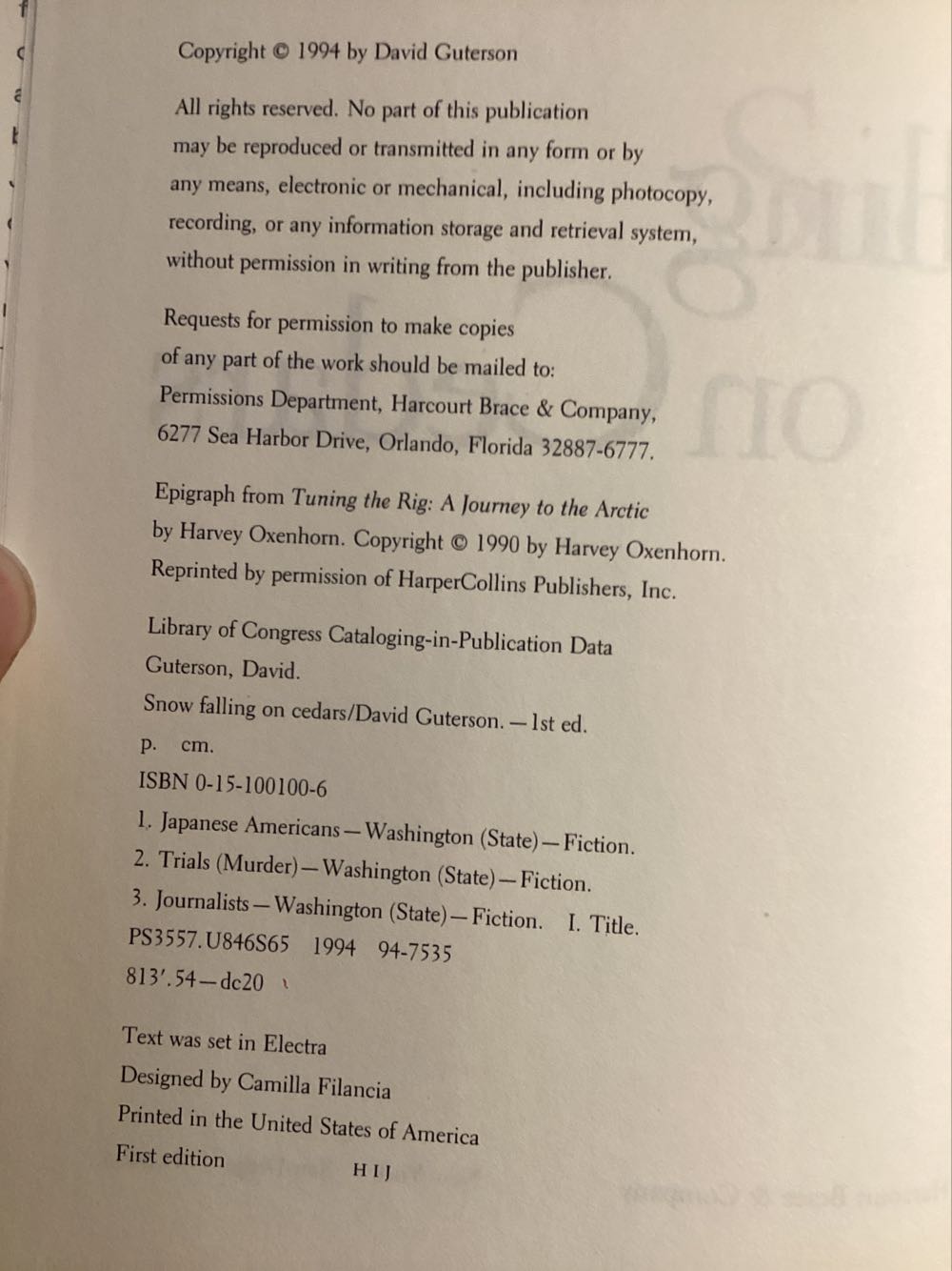 Snow Falling on Cedars - David Guterson (Harcourt Brace & Company - Hardcover) book collectible [Barcode 9780151001002] - Main Image 2