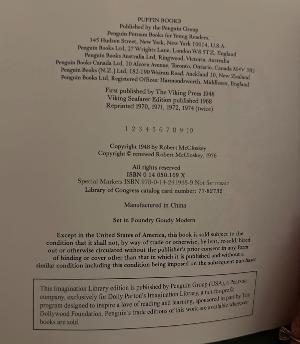 Blueberries for Sal - Robert McCloskey (Puffin Books - Paperback) book collectible [Barcode 9780142419489] - Main Image 3