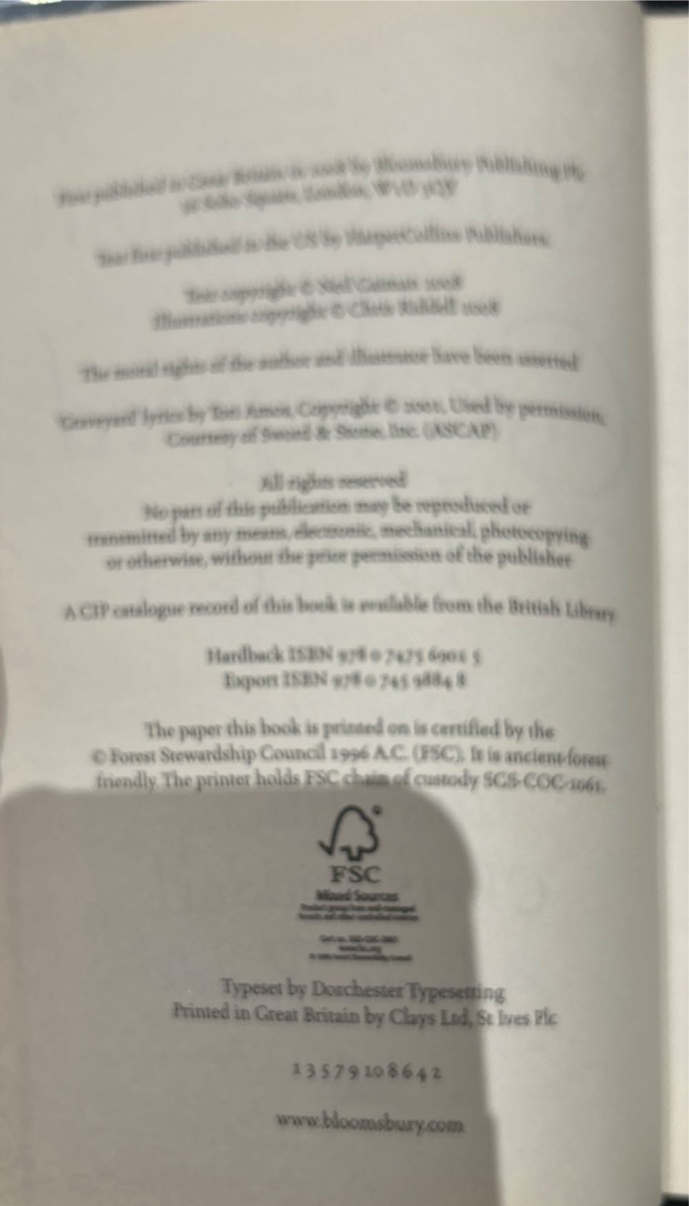 The Graveyard Book - Neil Gaiman (Bloomsbury - Hardcover) book collectible [Barcode 9780747569015] - Main Image 3