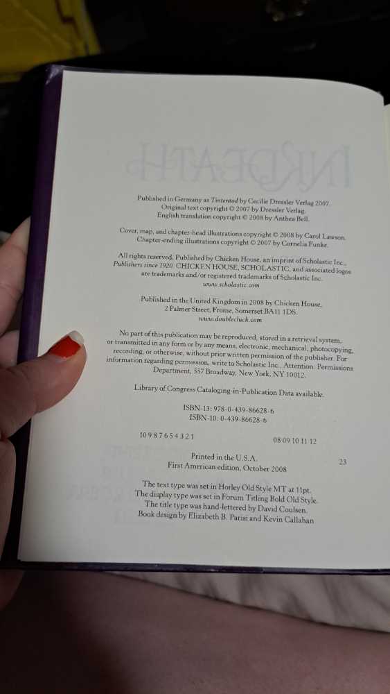 Inkdeath - Cornelia Funke (Chicken House/Scholastic Inc. - Paperback) book collectible [Barcode 9780439866286] - Main Image 4