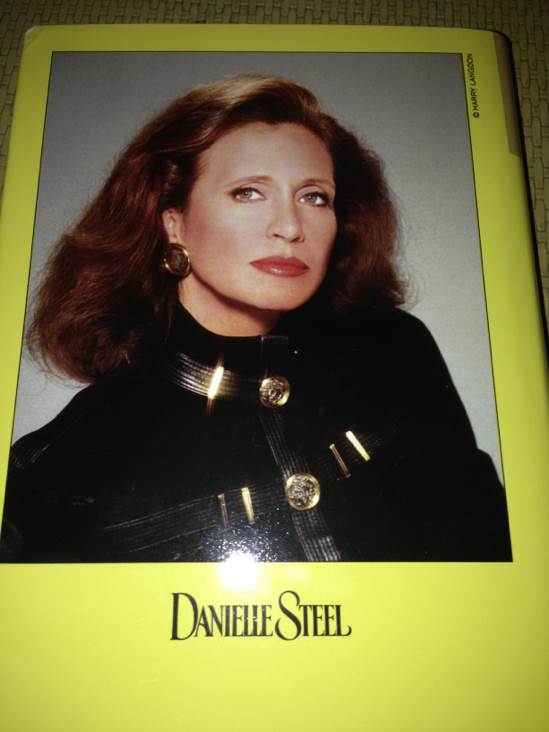 Malice  (Delacorte Press - Hardcover) book collectible - Main Image 2