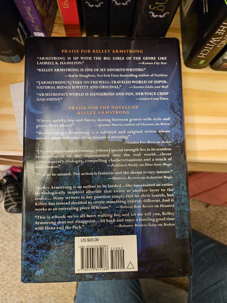 Women Of The Other World, No Humans Involved - Kelley Armstrong (Spectra Books - Hardcover) book collectible [Barcode 9780553805086] - Main Image 2