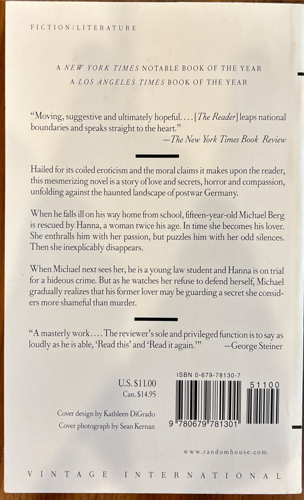 The Reader - Bernhard Schlink (Vintage Books USA - Paperback) book collectible [Barcode 9780679781301] - Main Image 2