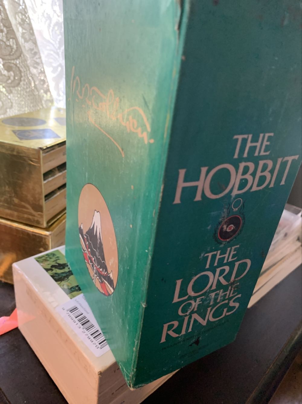 The Lord Of The Rings: The Two Towers - Tolkein, J.R.R. (Houghton Mifflin Company - Hardcover) book collectible [Barcode 0395082552] - Main Image 2