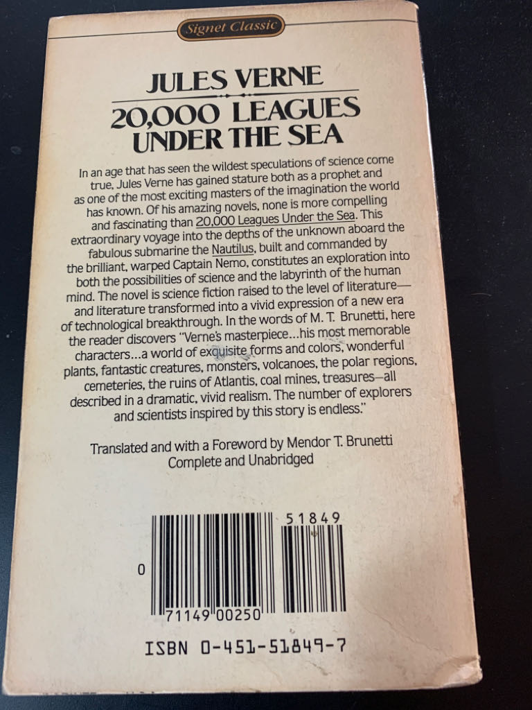 20,000 Leagues Under the Sea - Jules Verne (Signet Classics - Paperback) book collectible [Barcode 9780451518491] - Main Image 2