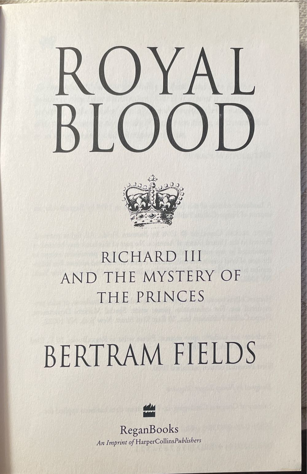 Royal Blood - Bertram Fields (ReganBooks - Paperback) book collectible [Barcode 9780060987381] - Main Image 3