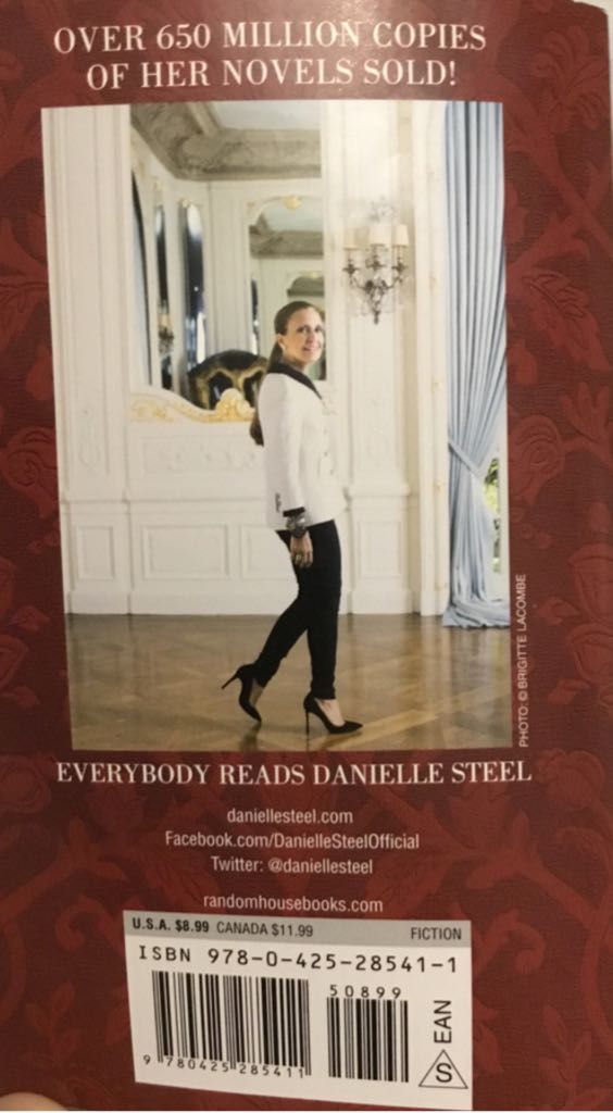 The Duchess* - Danielle Steel (- Paperback) book collectible [Barcode 9780425285411] - Main Image 2