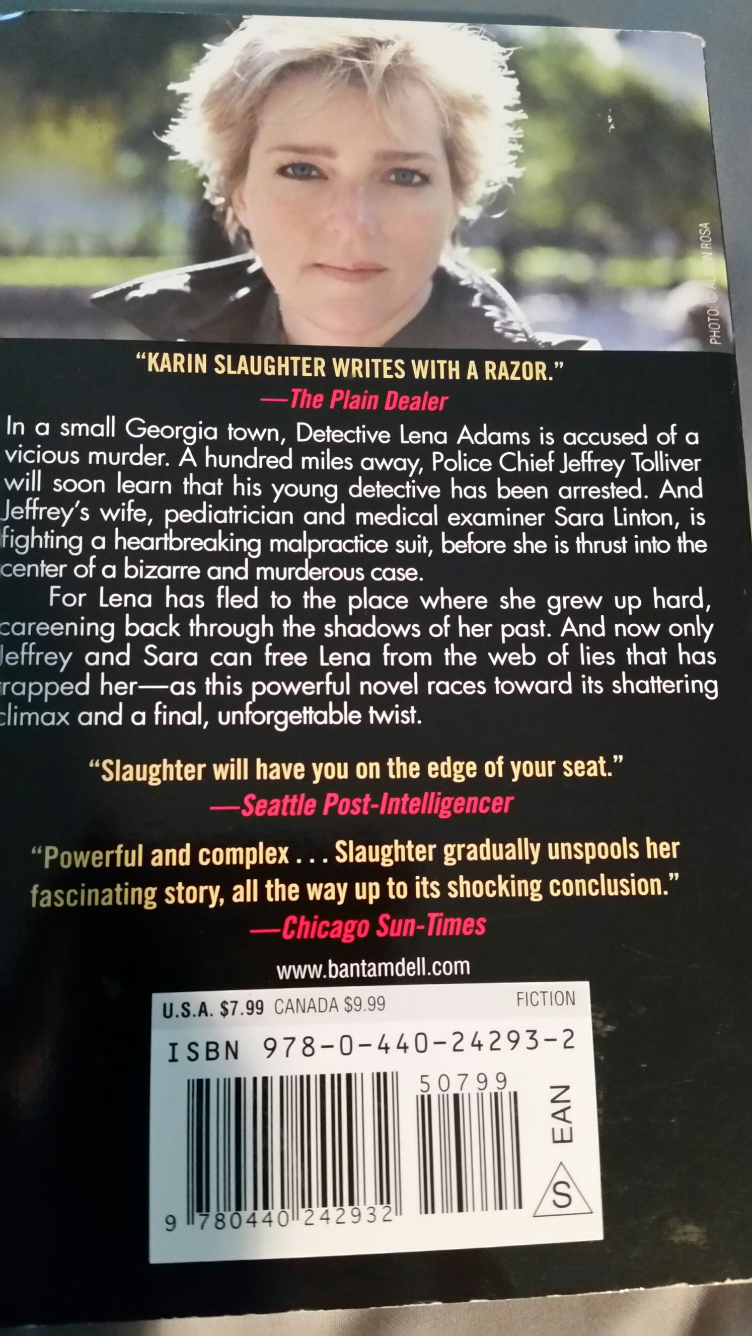 Beyond Reach - Karin Slaughter (Bantam Dell - Paperback) book collectible [Barcode 9780440242932] - Main Image 2