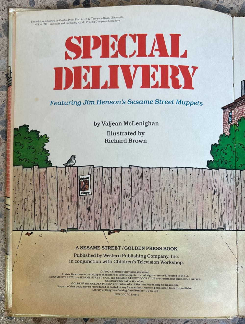 Sesame Street: Special Delivery - Valjean McLenighan (Golden Press Book - Hardcover) book collectible [Barcode 9780307231086] - Main Image 3