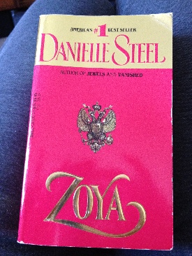 Red Queen (The Chronicles of Alice, #2)