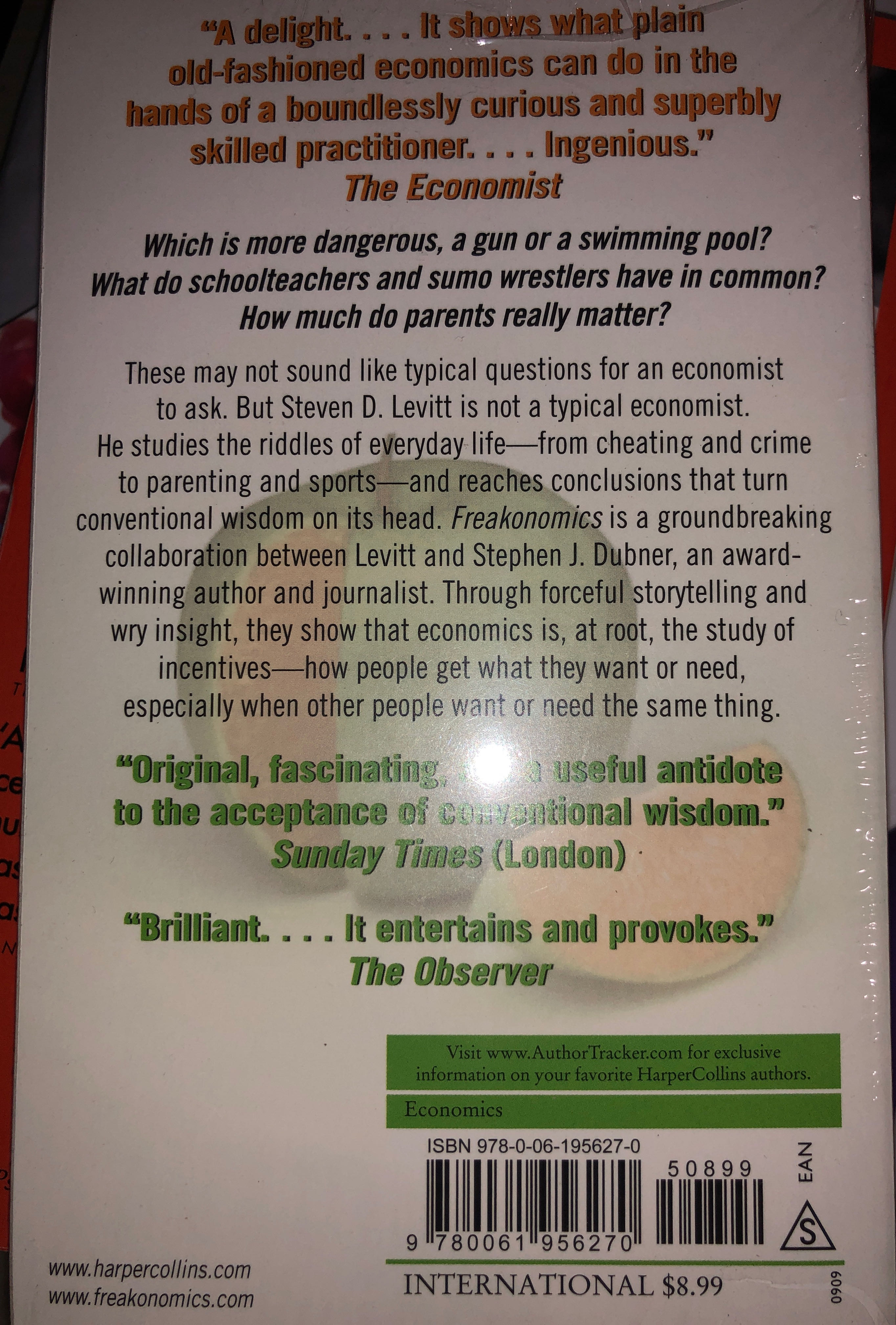 Freakonomics - Steven D. Levitt (HarperCollins | William Morrow - Hardcover) book collectible [Barcode 9780061956270] - Main Image 2