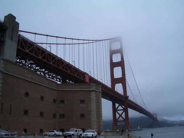 Footsteps in the Fog: Alfred Hitchcock’s San Francisco - Jeff Kraft (Santa Monica Press - Trade Paperback) book collectible [Barcode 9781891661273] - Main Image 2