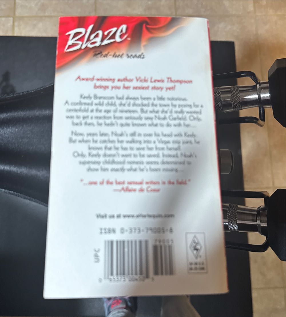 Notorious - Vicki Lewis Thompson (Harlequin Blaze - Paperback) book collectible [Barcode 9780373790050] - Main Image 2