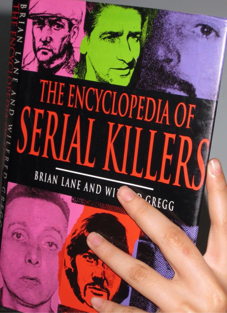 The Encyclopedia Of Serial Killers  (Headline) book collectible - Main Image 1