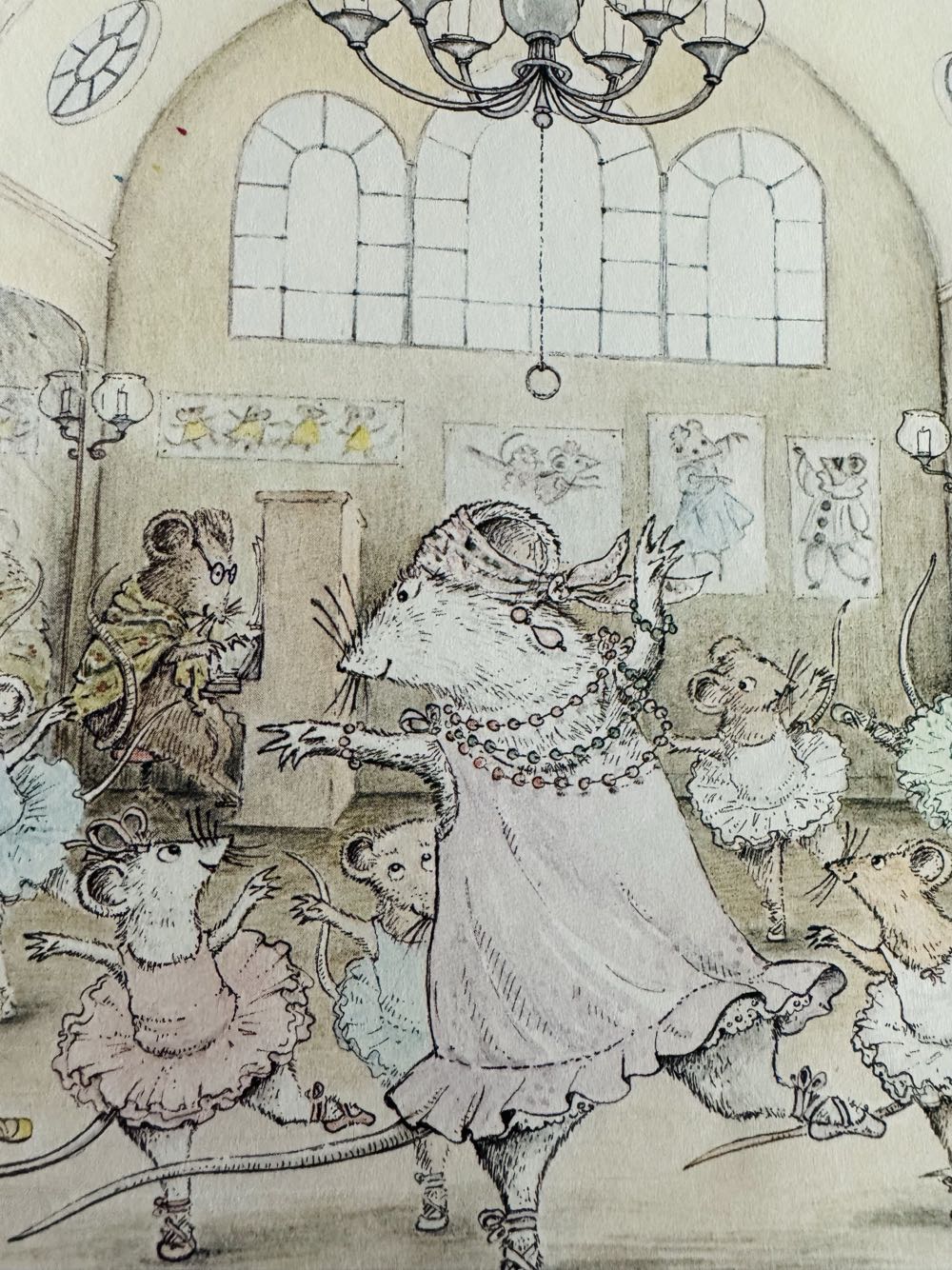 Angelina Ballerina - Katharine Holabird (Clarkson N. Potter, Inc. - Hardcover) book collectible [Barcode 9780517550830] - Main Image 4