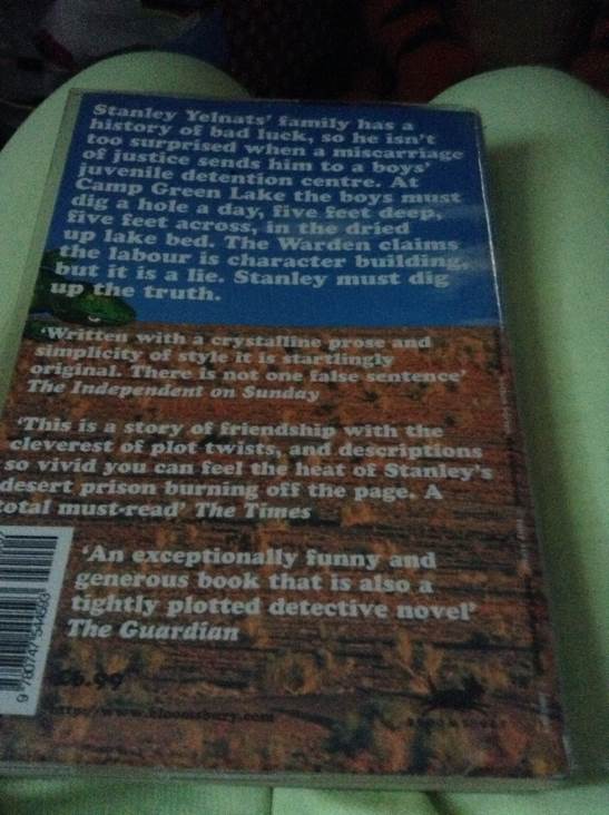 Holes  book collectible - Main Image 2