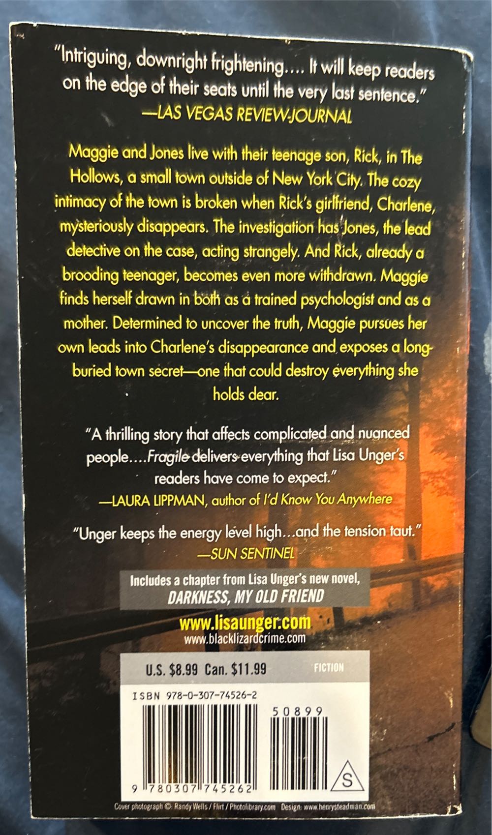 Fragile - Lisa Unger (Vintage Books - Paperback) book collectible [Barcode 9780307745262] - Main Image 2