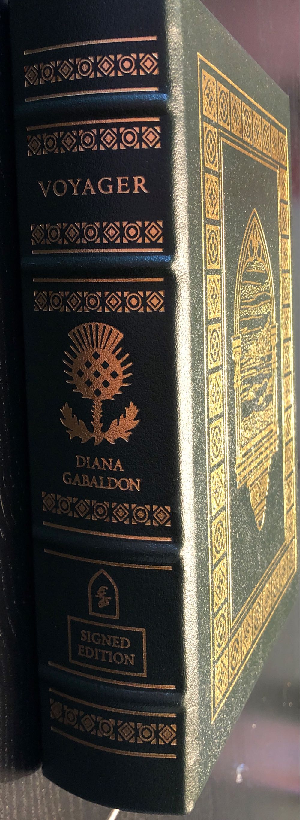 #3: Voyager - Diana Gabaldon (Easton Press - Hardcover) book collectible - Main Image 3