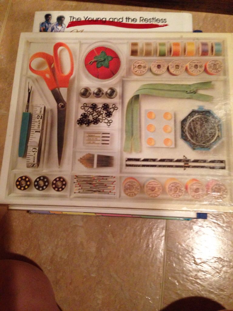 Complete Guide To Sewing - Digest book collectible - Main Image 2