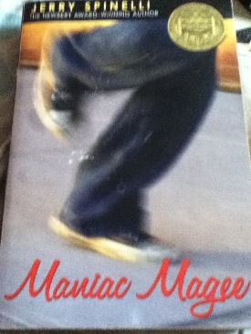 Maniac Magee - Jerry Spinelli (Little Brown & Company - Paperback) book collectible [Barcode 9780316809061] - Main Image 1