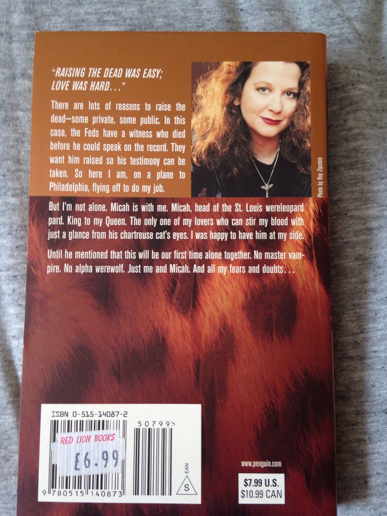 (13) Micah - Laurell K. Hamilton (Jove - Paperback) book collectible [Barcode 9780515140873] - Main Image 2