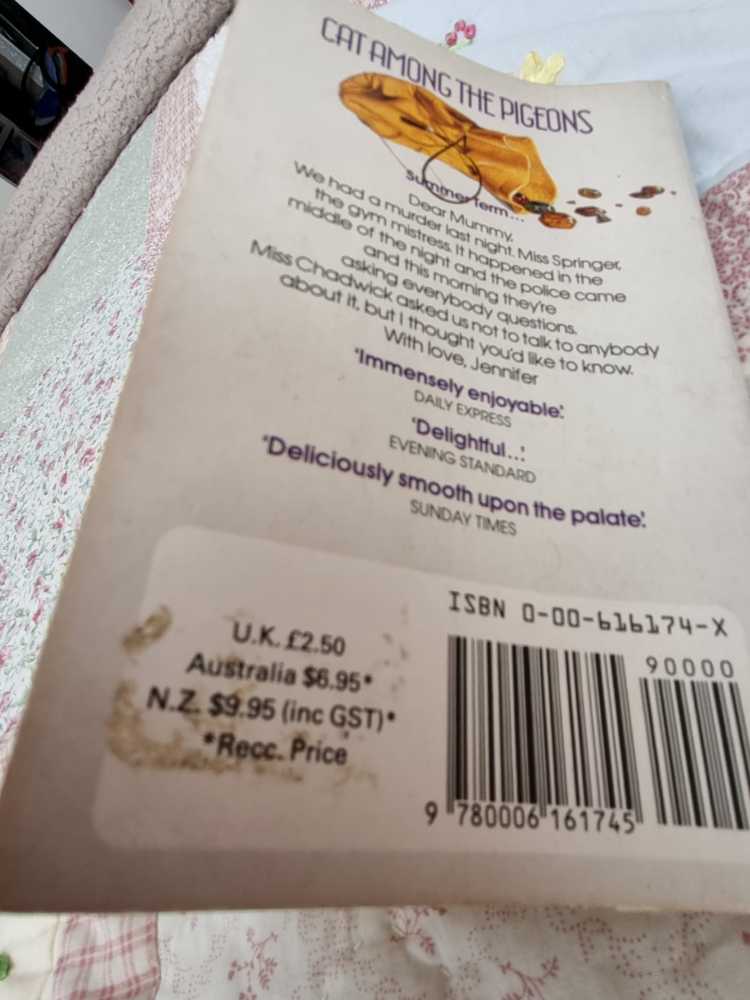 Cat Among The Pigeons - Agatha Christie (Fontana / Collins - Paperback) book collectible - Main Image 2